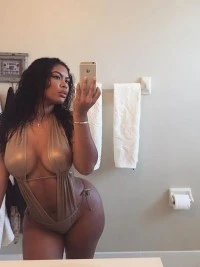 Female escort ZOE