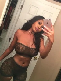 Female escort Dora